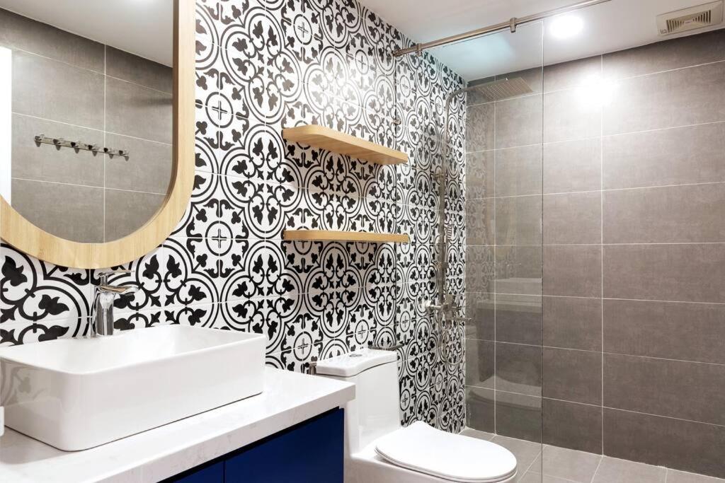 Modern, Cozy & Fully Equipped 2Br Apt In D4, 5M To D1 Hô Chi Minh-Ville Extérieur photo